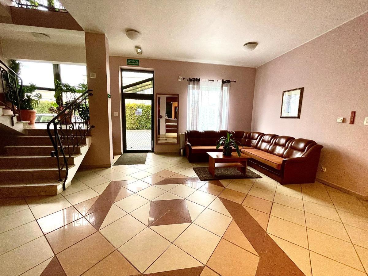 Hotel Dowhan Nowe Ngoại thất bức ảnh
