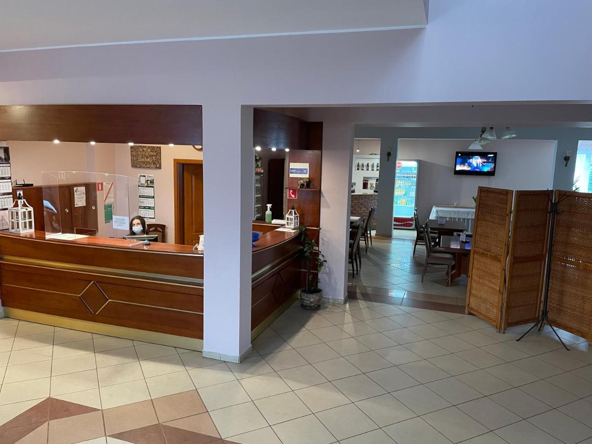 Hotel Dowhan Nowe Ngoại thất bức ảnh
